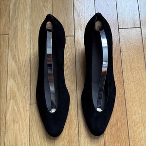 Stuart Weitzman Black Suede Classic Pumps Heels Size 7
